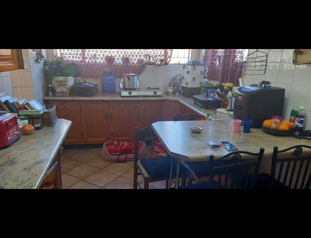 3 BEDROOM HOUSE FOR SALE IN OVERKRUIN